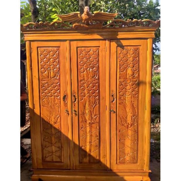 Lemari Pakaian 3 Pintu Full Ukiran Garuda Kayu Jati Perhutani Jepara