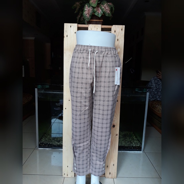 Celana zara kotak import