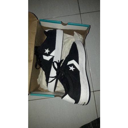 converse courtlandt ox black white (sz 42) ori 100% PT MAP