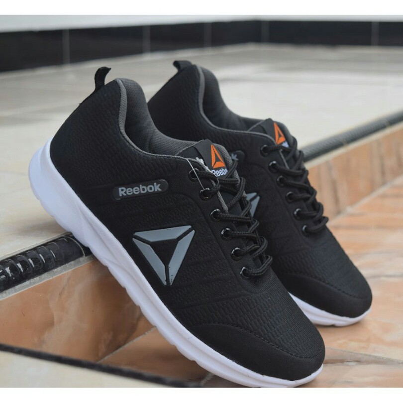 sepatu reebok