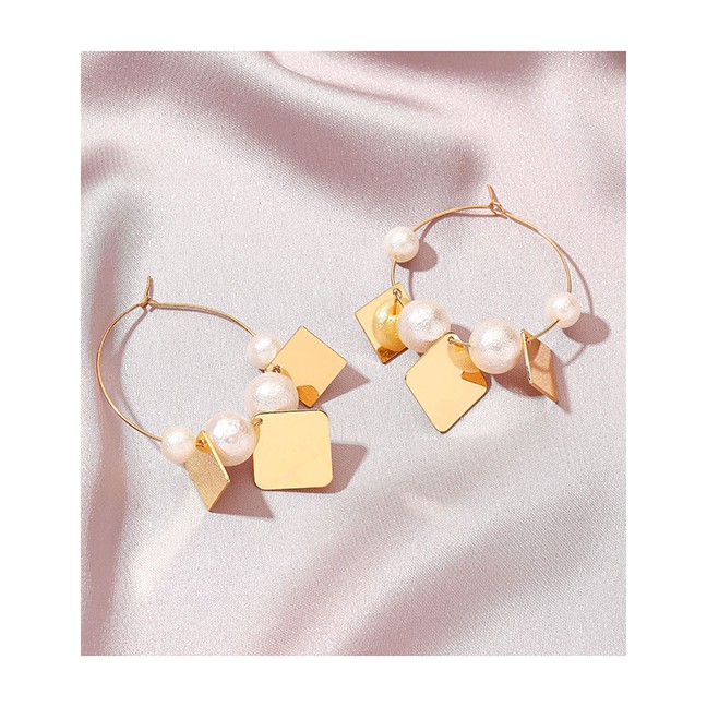 LRC Anting Hoop Fashion Kc Gold Geometric Pearl Glossy Square Pendant V02981