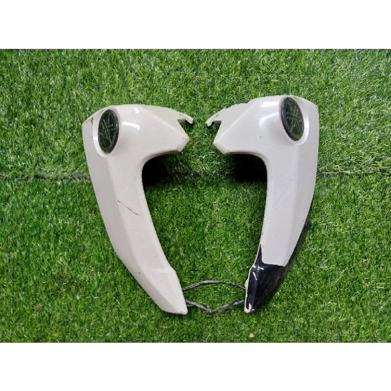 sayap bawah tangki cover mesin atas yamaha byson original