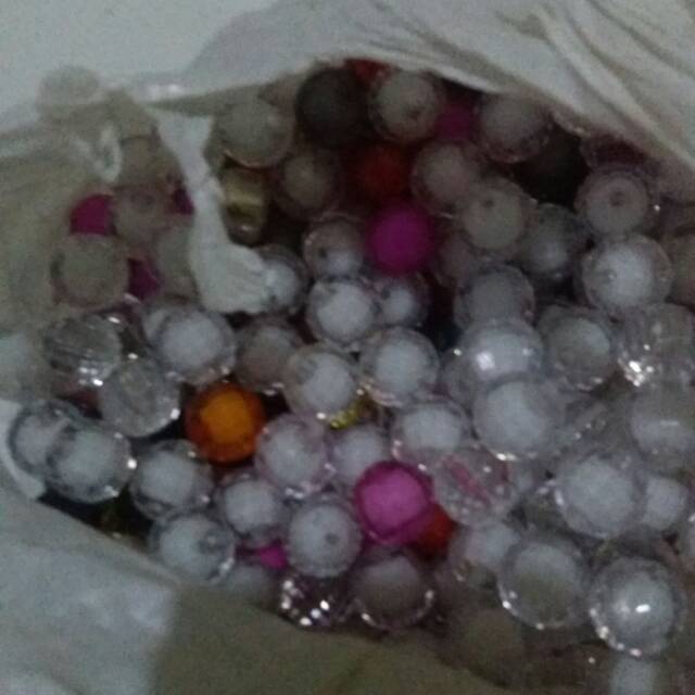 

Mote akrilik bola dunia