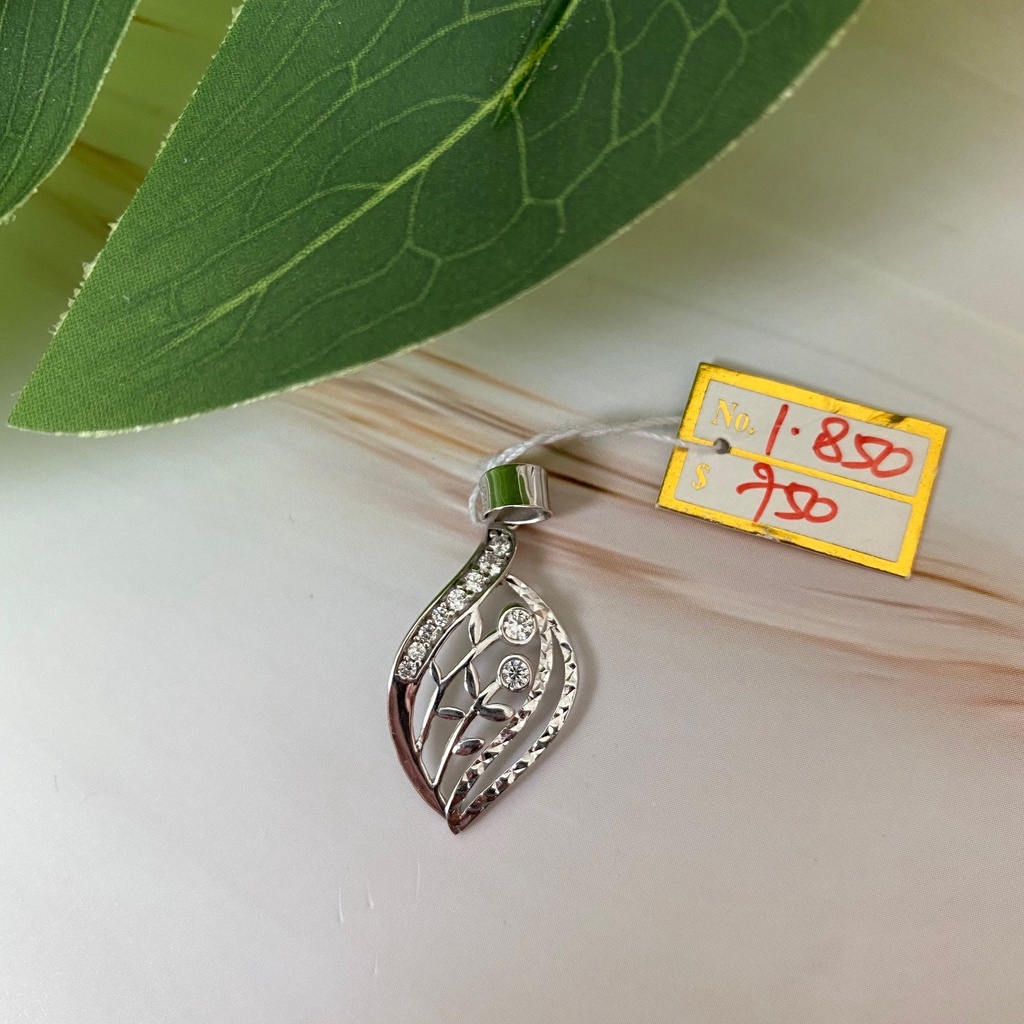 Liontin Emas Putih Fashion Zircon Kadar 75% 1.85 Gram (Tanpa Kalung)