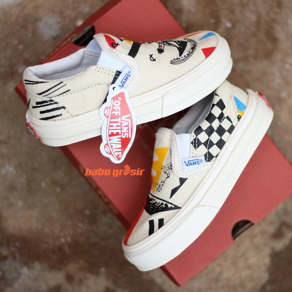 PROMO Sepatu Anak Vans Slip On Moma White Kids TOP Premium Quality, Bahan Kanvas, Sol Waffle DT Anti Slip Tidak Licin