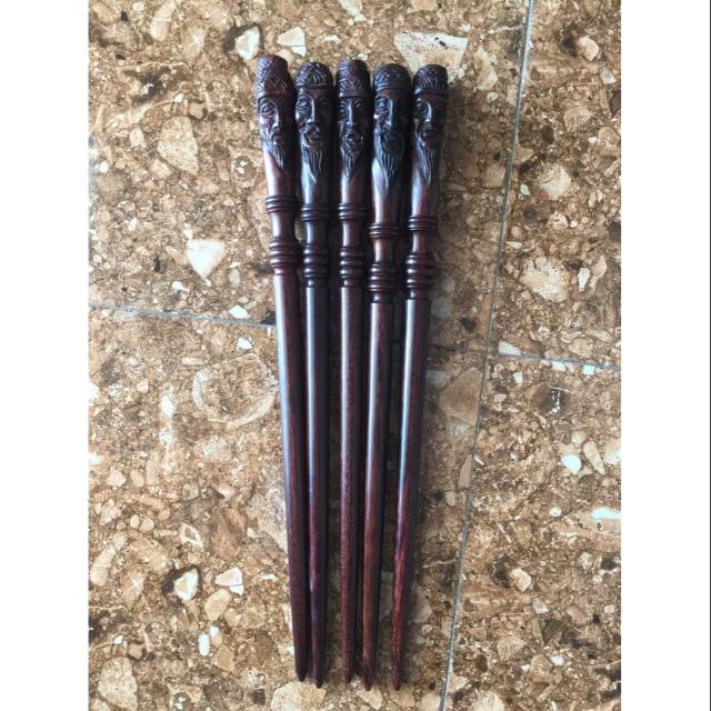 Tongkat Komando kayu Galih Asem Jawa Ukir Motif Orang Tua