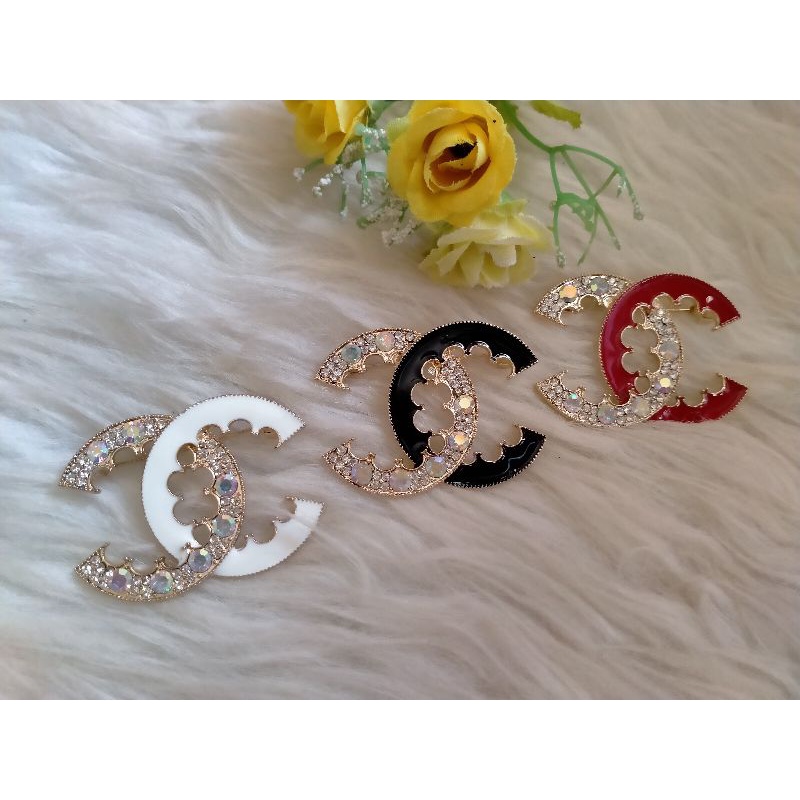 Bros jilbab chanel brooch hijab