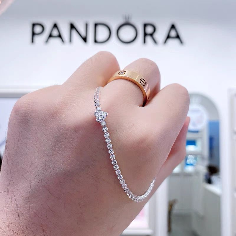 Pandora Gelang 925 Silver Bentuk Hati Hias Berlian Kubik Zirkonia Dapat Disesuaikan Untuk Wanita