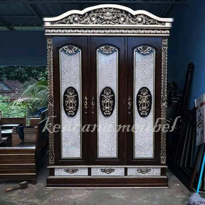 Lemari Pakaian Kayu Jati 3Pintu