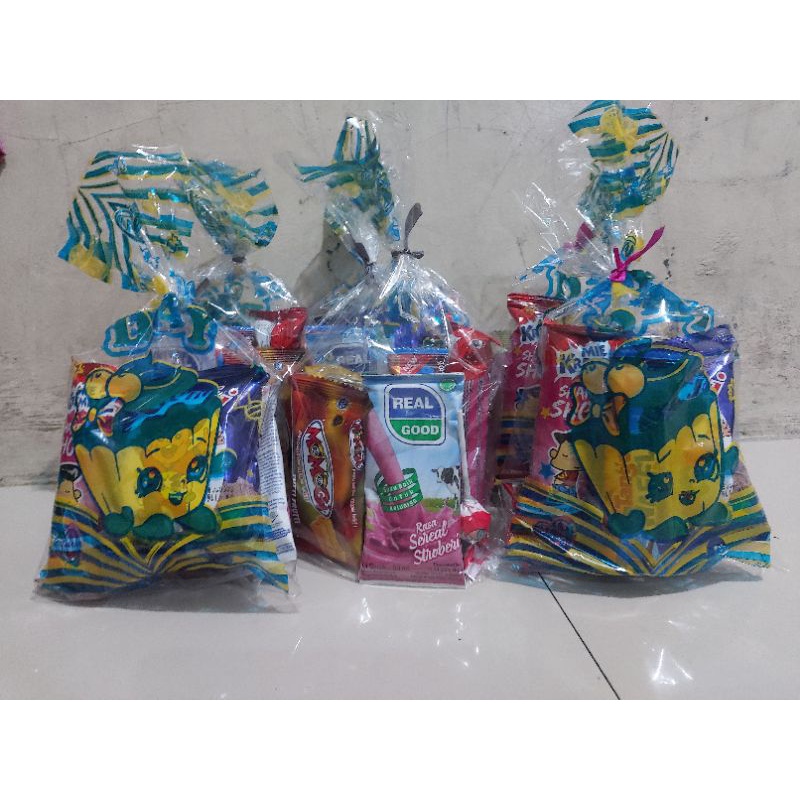 

Paket Snack Ulang Tahun || Snack Lebaran anak