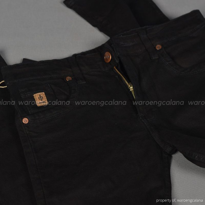 Celana Jeans Panjang Hitam Big Size meral model selimfit