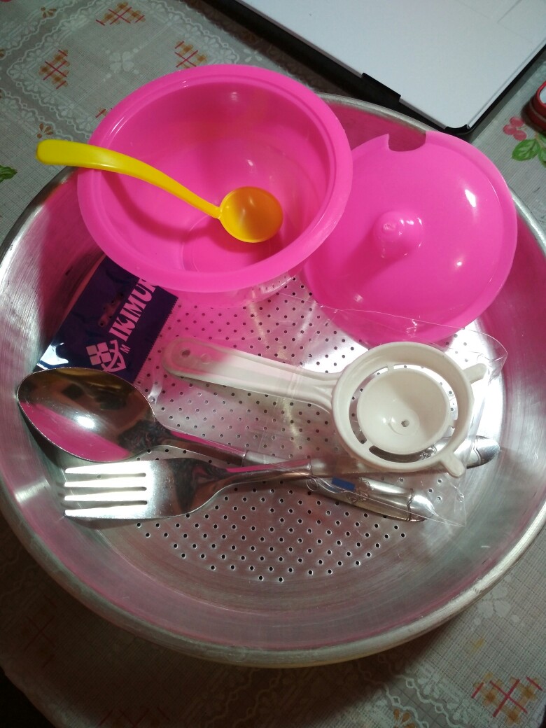 Pemisah Kuning Telur / Egg Separator