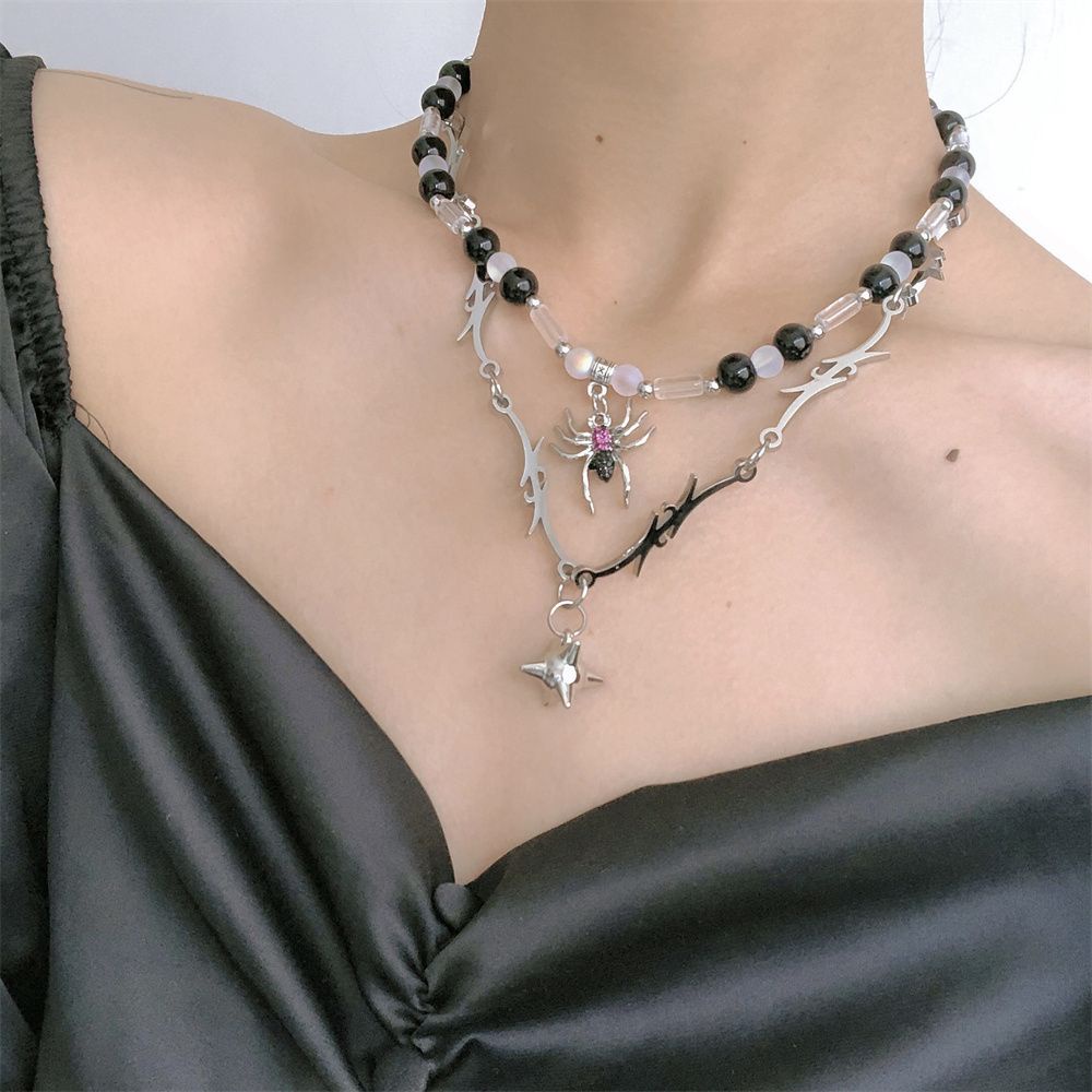 ROW Charm Spider Pendant Vintage Thorns Pendant Jewelry Gift Women Goth Vintage Punk Fashion Round Bead Clavicle Necklace