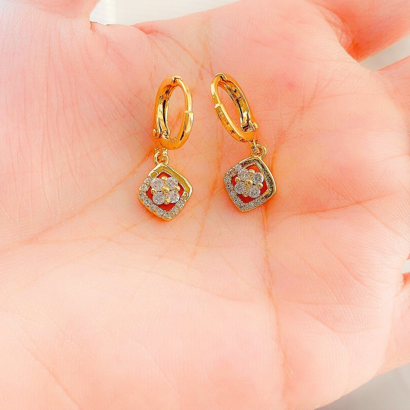 Anting Wanita Oval Drop Zirconia Gold Xuping