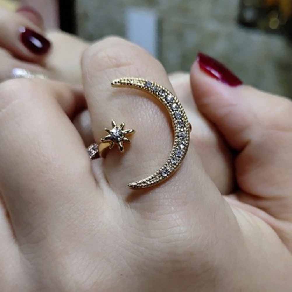 Hu Hu Hu Hu Hu Alat Bantu Pasang Kacamata♡ Cincin Wanita Model Terbuka Desain Bulan Bintang Hias Berlian Imitasi Kreatif Untuk Pernikahanhadiah