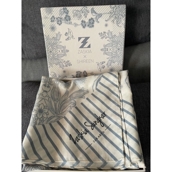 Preloved Scarf Zaskia Sungkar - Peony Scarf Zaskia Sungkar