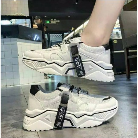 Sepatu Sneakers Wanita Jiintu DV 95