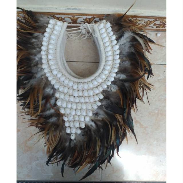 Kalung etnik jujuhat bulu ayam