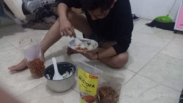 Mangkok Melamin Persegi Tutup Unica 2075