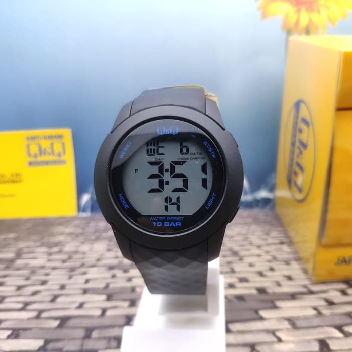 Q&Q QQ QnQ Digital Jam Tangan Pria Hitam M184J801Y Original