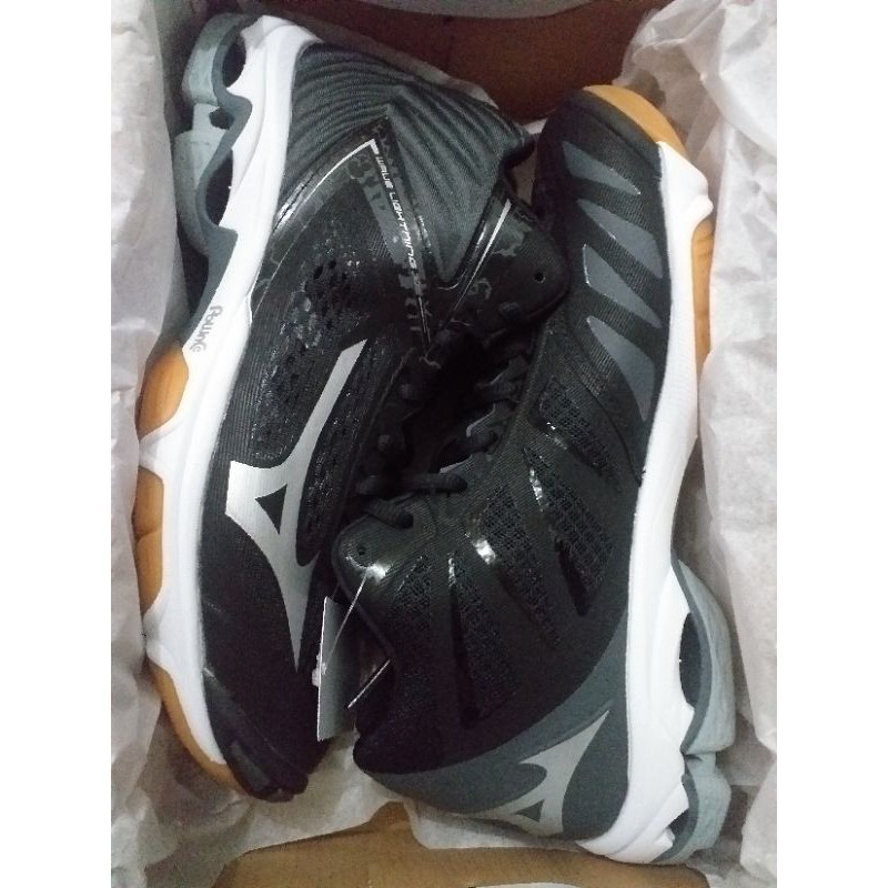 promo sepatu mizuno wave lightning z5 mid hitam putih original