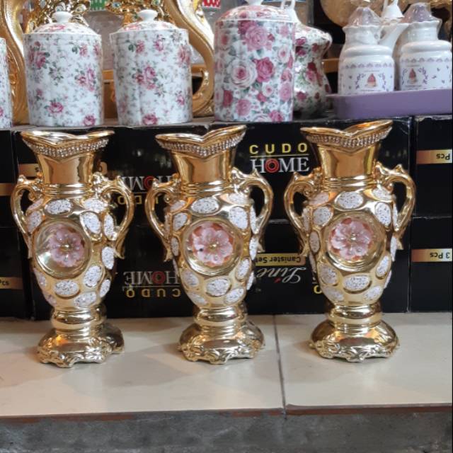 Pajangan lemari kaca/pajangan dekorasi rumah/pajangan keramik impor