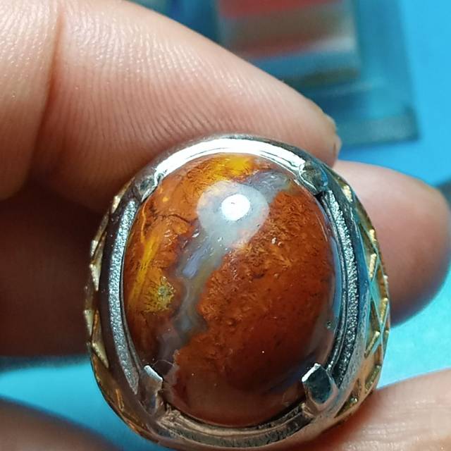 Natural akik pancawarna unik tembus