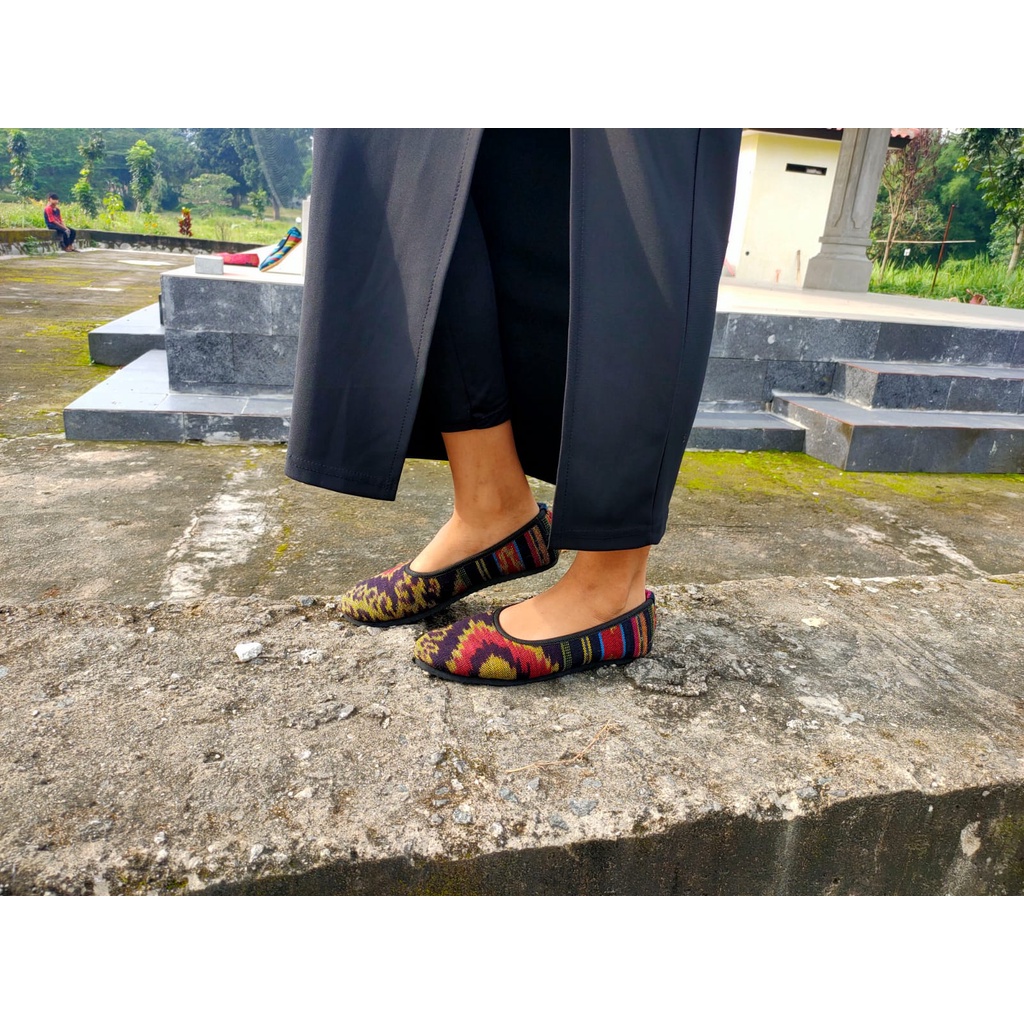 sepatu rajut tenun etnik terlaris bahan rajut motif cantik harga murah shoes anyaman