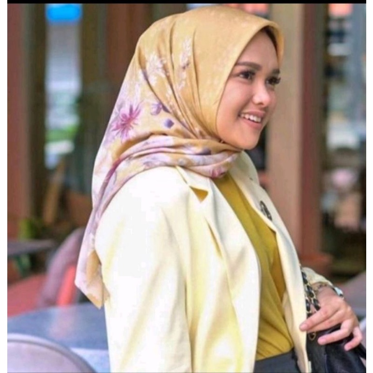 Preloved Fiore Amber Buttonscarves