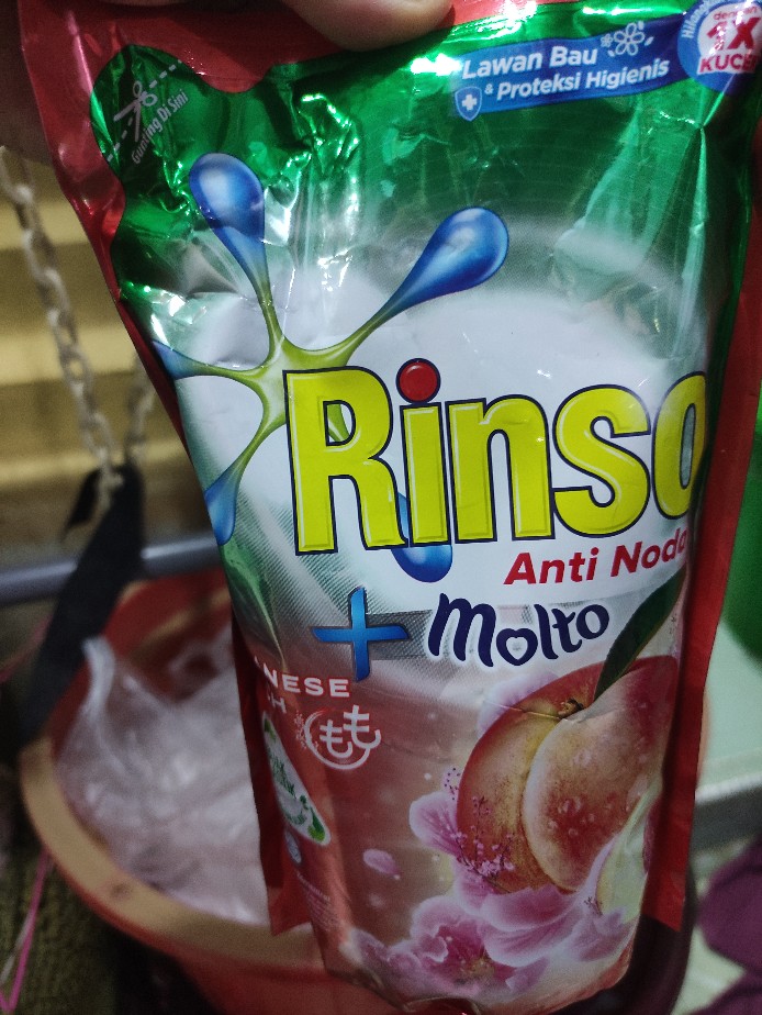 Rinso Molto Japanese Peach Liquid 750ml