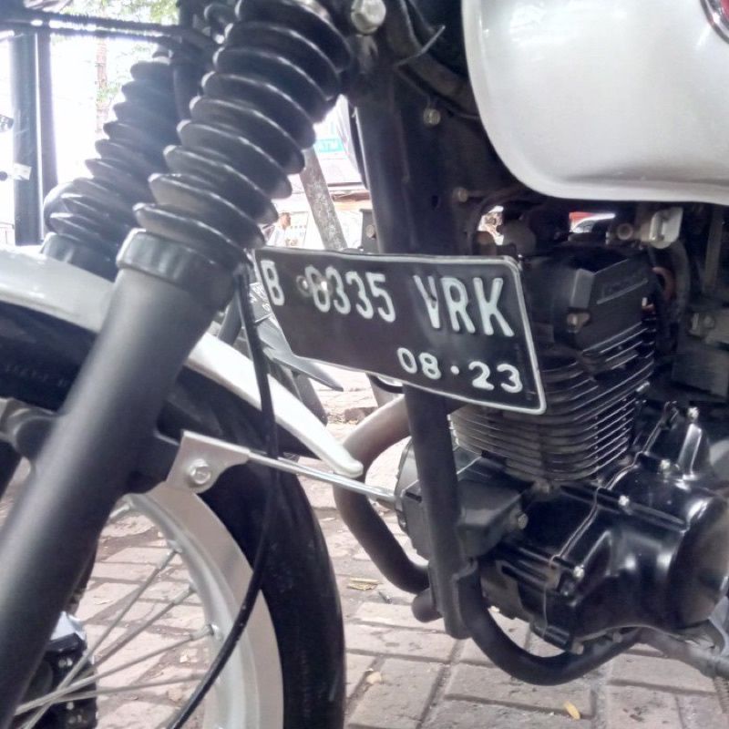 BREKET KAWASAKI W175 DUDUKAN PLAT NO W175  BELAKANG SAMPING