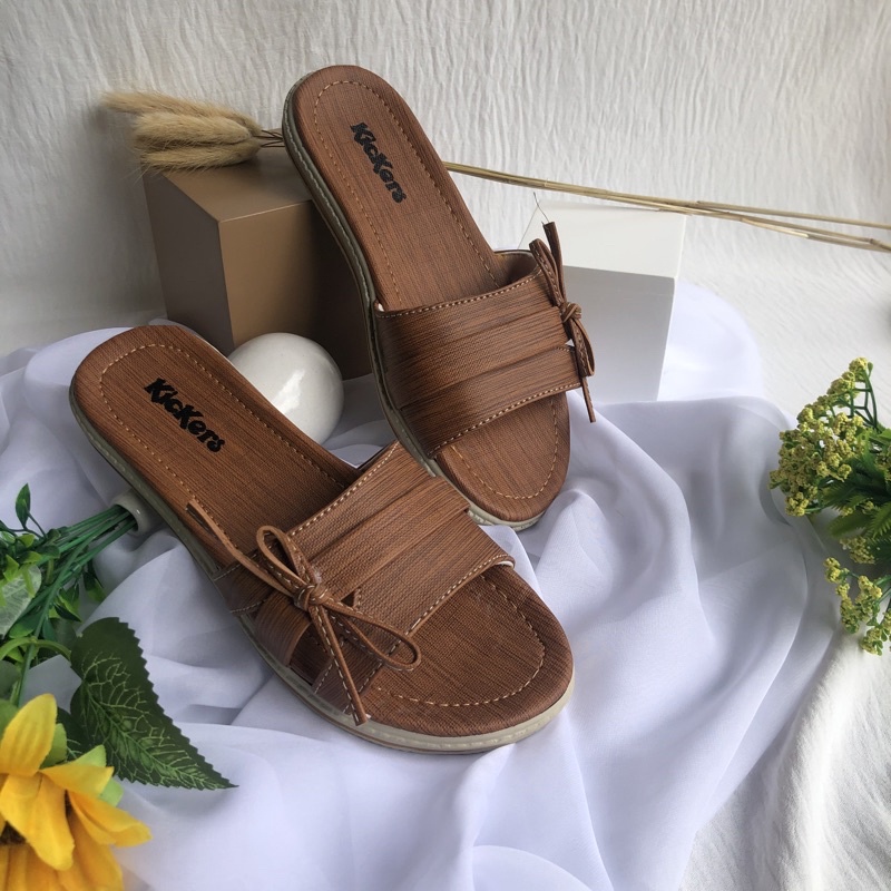 SLOP PITA 3 SANDAL SLOP CEWEK TERLARIS SENDAL WANITA POPULER FLAT KECE Series Sandal Slop Slip On Teplek Wanita Sandal Cewek RAMADHAN SALE GRATIS ONGKIR SENDAL WANITA SLOP RAJUT TEPLEK MURAH KEKINIAN SIMPLE SANTAI SANDAL PEREMPUAN FLAT SELOP SLIP CASUAL