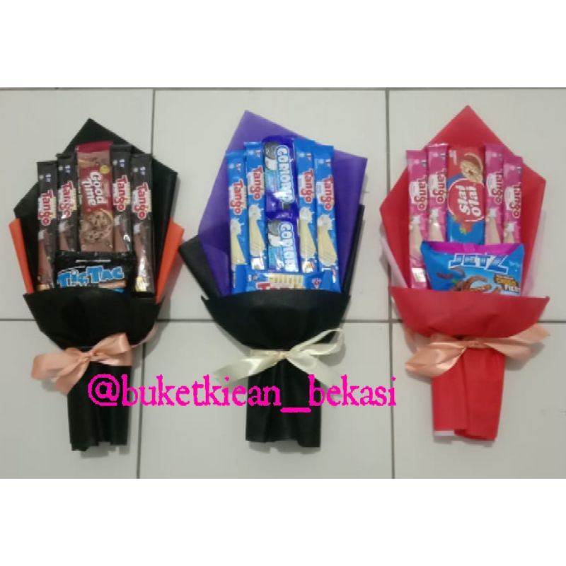 

buket snack / buket mini / buket snack murah / buket sidang / buket sempro / buket ulang tahun / buket wisuda / hadiah kelulusan