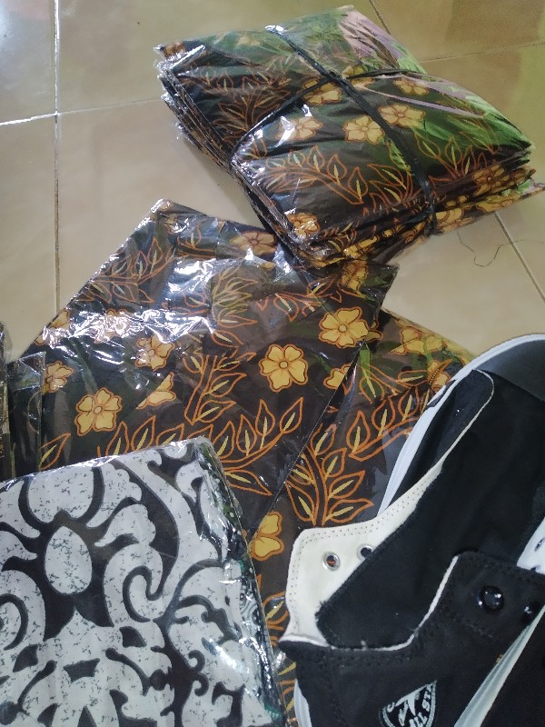 Couple Batik Tunik Modern Seragam Kerja Kantor Lengan Panjang Terbaru