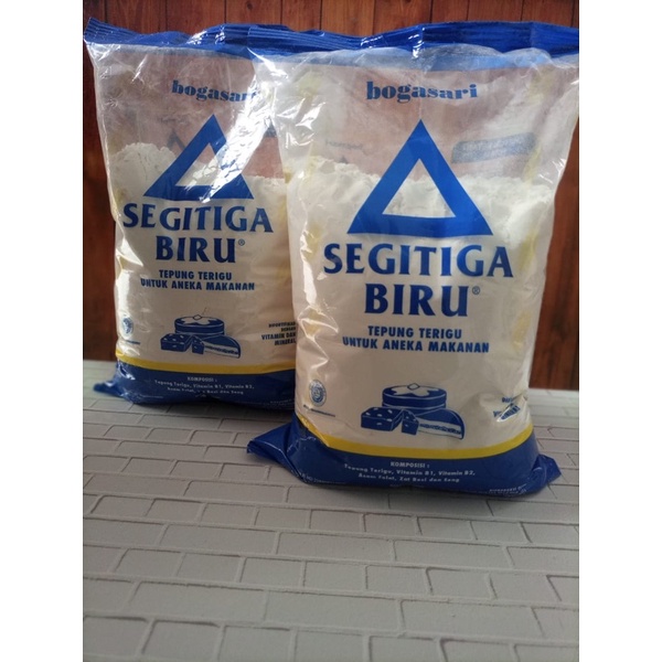 

Tepung Segitiga Biru