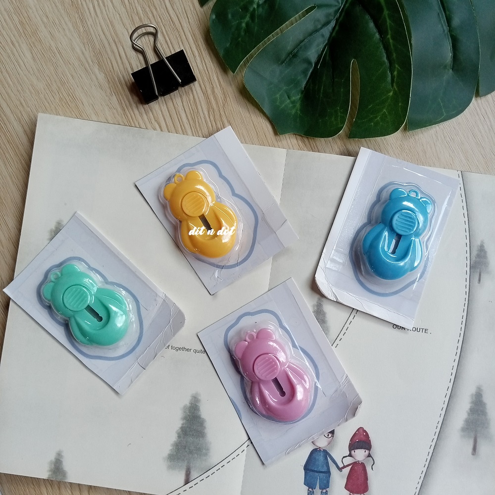 

Cutter Mini Aesthetic Lucu Karakter Bunny Pisau Pemotong Kertas Mini Portable