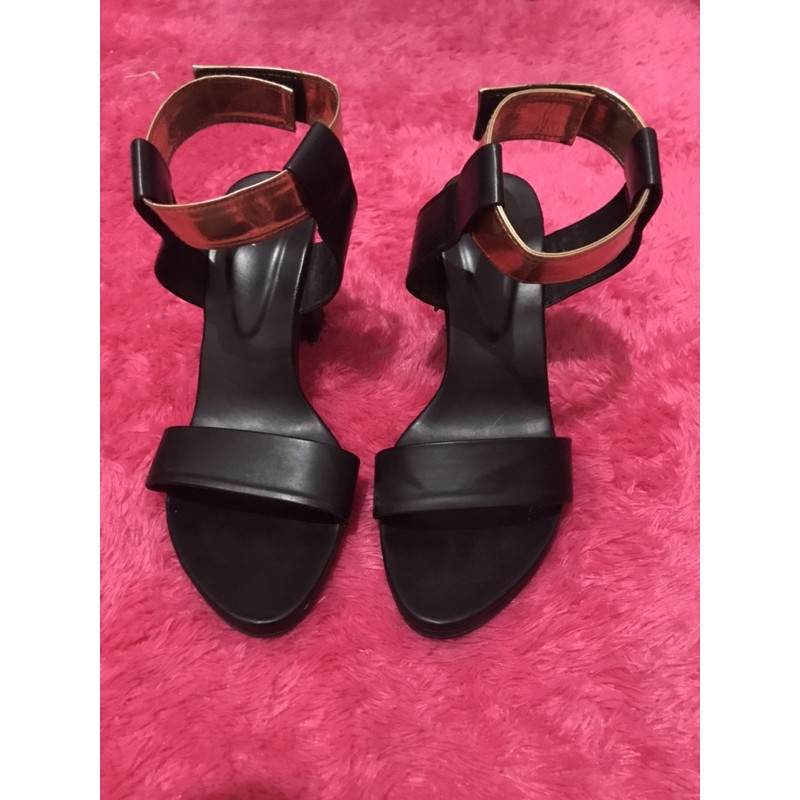 Sepatu High Heels Wanita Hak Tahu/Hak Platform Hitam