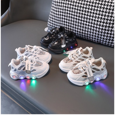 Sepatu Sneakers Anak LED Anak Laki Perempuan / Sepatu Anak laki laki Sneakers Kids Shoes Lampu LED Sepatu Anak Laki Usia 1-6 Tahun Size 21-30 / Sepatu Sneakers Anak Cowok Lampu LED Import