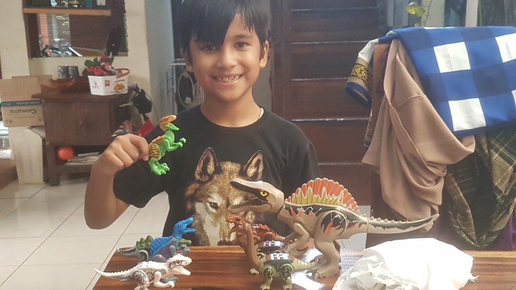  LEGO  DINOSAURUS  BRICKS SET 8 MAINAN  DINOSAURS STYGIMOLOCH 