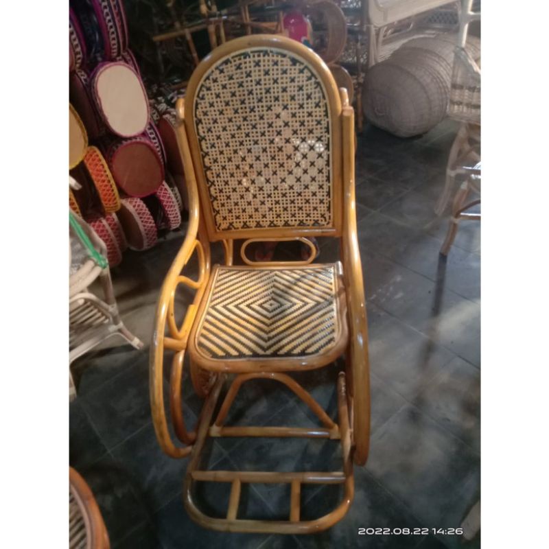 KURSI MALAS/KURSI SANTAI ROTAN ASLI