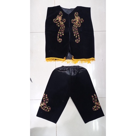 Baju adat anak dayak/baju dayak anak