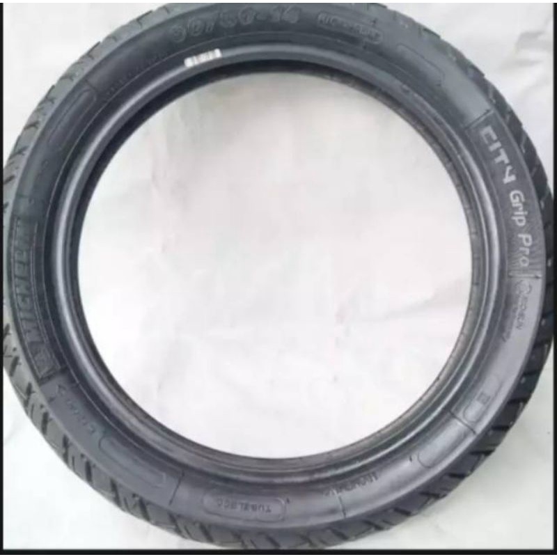 Ban matic belakang Michelin city grip batikan