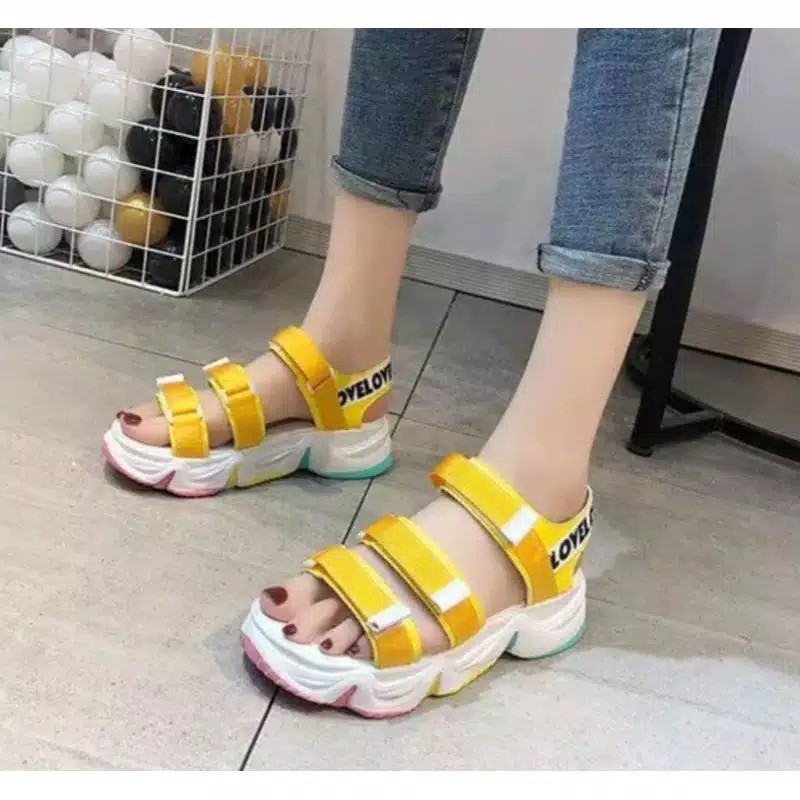 Sandal Wanita Tiga Tali SAatu Warna Polos SP186