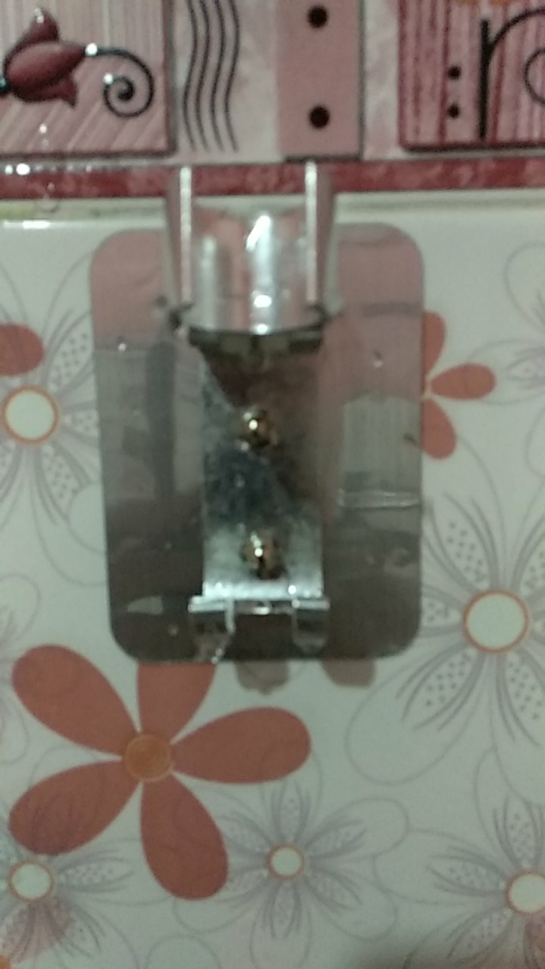 Hanger Shower Dudukan Cantolan Shower Mandi Toilet Gantungan Holder