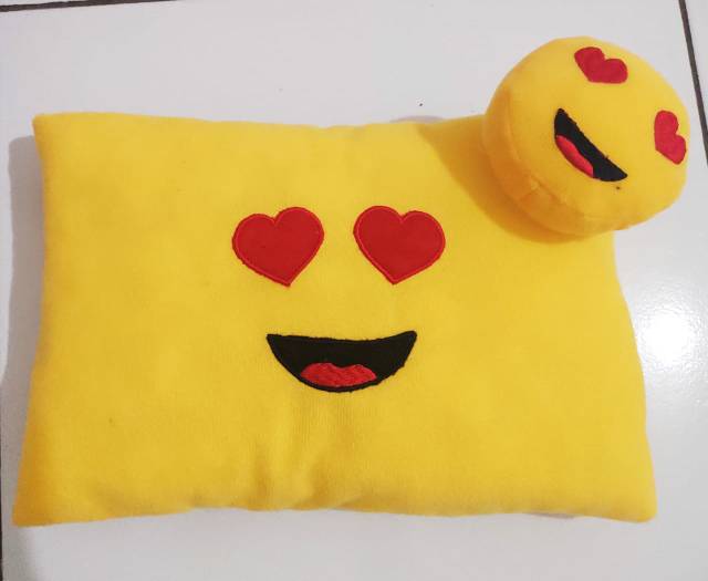 BANTAL EMOJI EMOTIKON LUCU EMPUK  DAN LENTUR