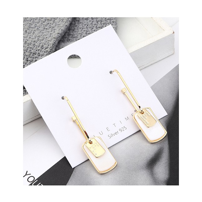 LRC Anting Tusuk Fashion 14k Gold Plated Gold U-shaped Tag Shell S925 Silver Needle Earrings Y62749