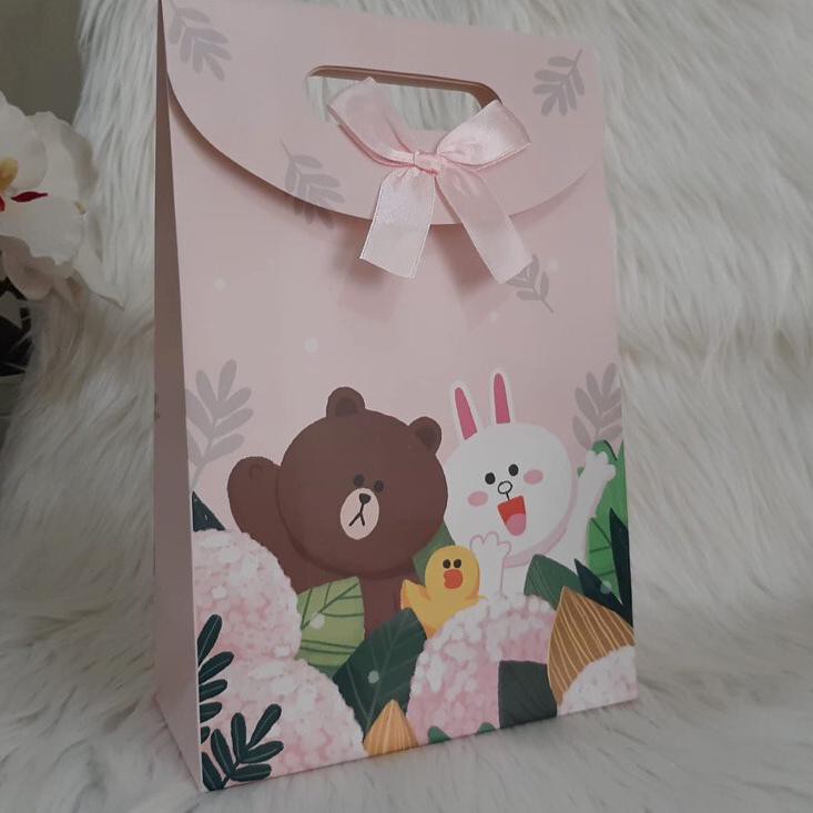

[BigSale]-59 Paper bag tebal karakter pita size M (17.5 x 8 x 26.5 cm ) / Paperbag size M
