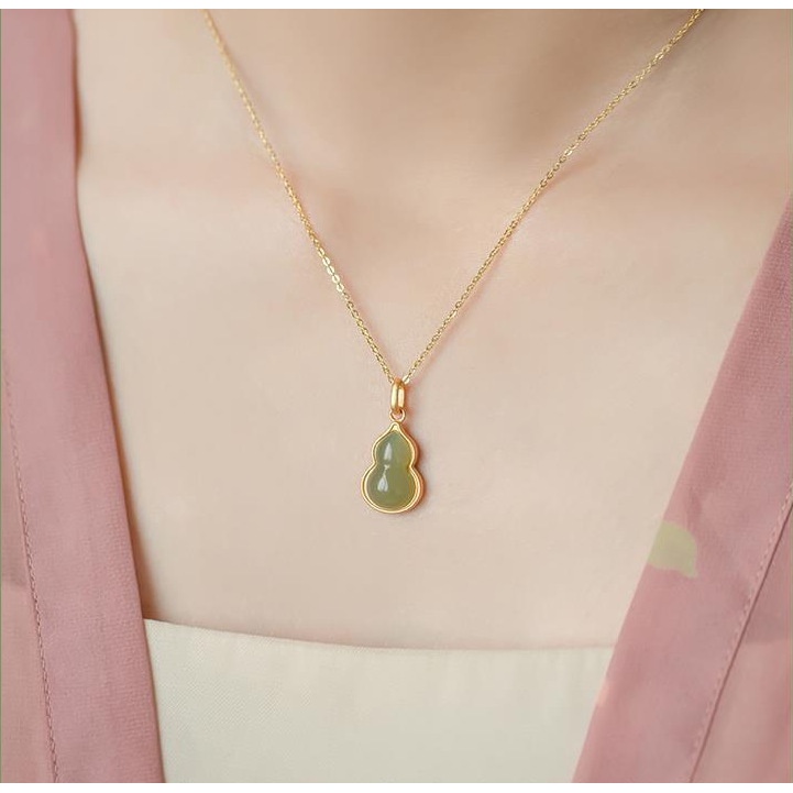 Kalung Dengan Liontin Giok Hetian Natural Untuk Wanita