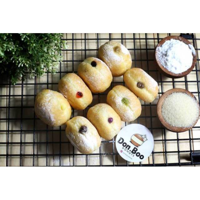 Donat bomboloni , NUTELLA ,CHOCOCLASSIC, BLUEBERRY, STRAWBERRY, VANILLA,GREENTEA,TARO, TIRAMISU.