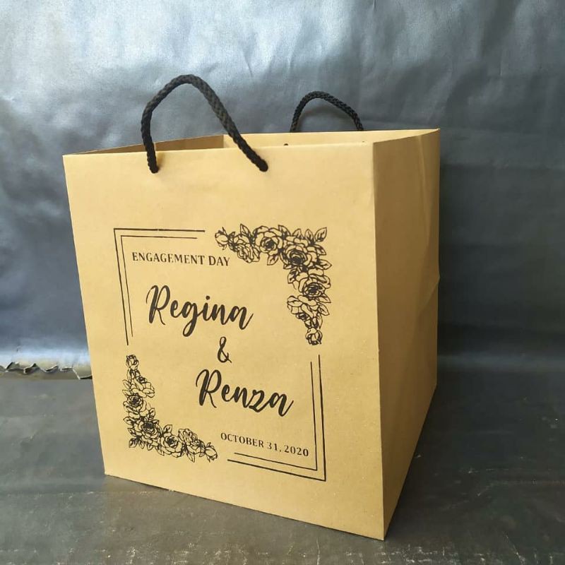 

Paperbag kotak nasi/paperbag kue ukuran 22*22*25